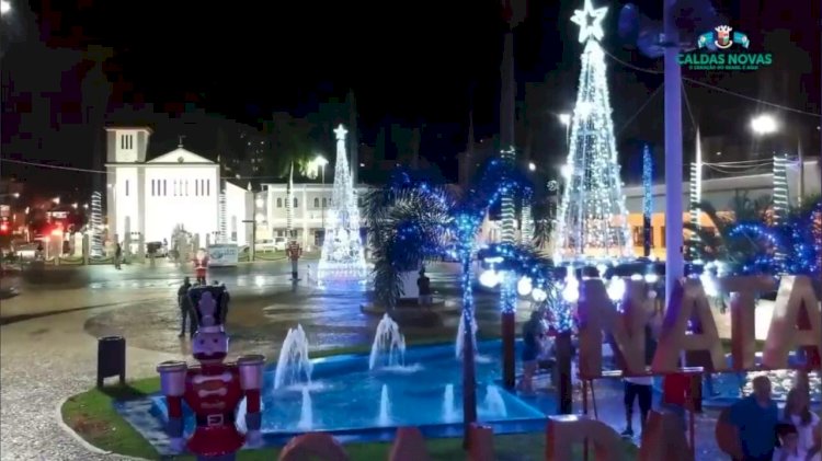 Inauguração da decoração do Natal das Águas Quentes, na Praça Mestre Orlando, em Caldas Novas