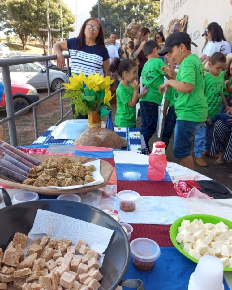 Escola Municipal Waldomiro Gonçalves realiza exposição cultural sobre o Povoado do Sapé, em Caldas Novas