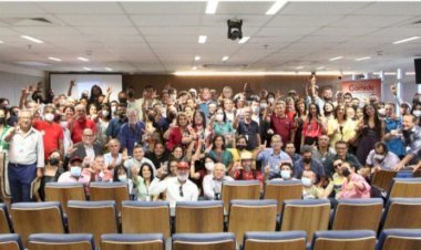 Deputado Estadual Antônio Gomide realiza reunião com equipe e assessores