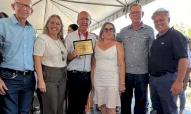 Comenda das Águas Quentes: Deputado Rubens Otoni recebe homenagem em Caldas Novas