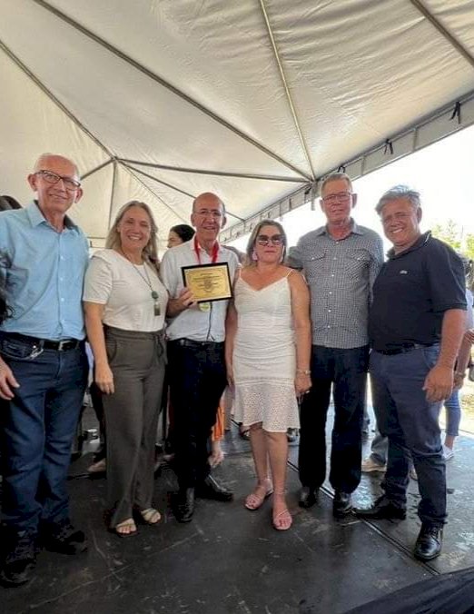 Comenda das Águas Quentes: Deputado Rubens Otoni recebe homenagem em Caldas Novas