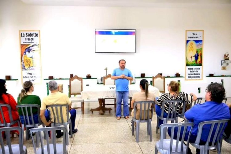 Prefeitura Municipal e Santuário Nossa Senhora da Salete realizam encontro sobre o Turismo Religioso em Caldas Novas