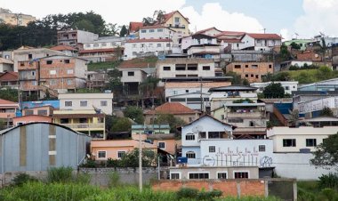 Extrema pobreza e pobreza no Brasil atingem menor nível da história, diz IBGE