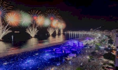 Réveillon 2025: Rio dá boas-vindas ao Ano Novo com queima de fogos em Copacabana